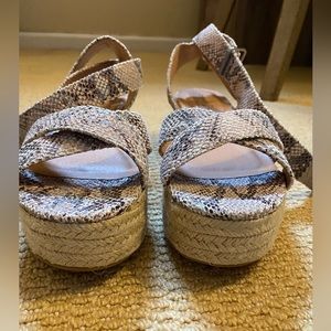 Chinese Laundry wedges Size 10